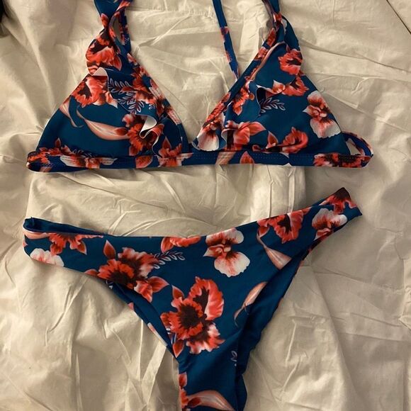 Navy Floral Bikini Size M New in Package - Picture 5 of 6
